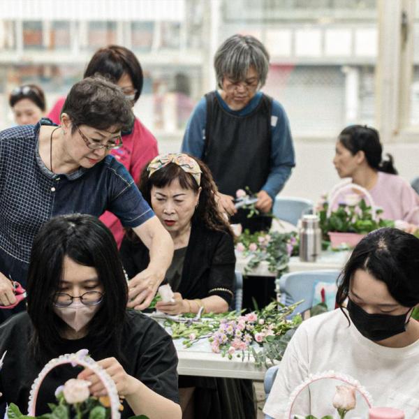 花蓮公傳佛堂插花課溫馨紀實 