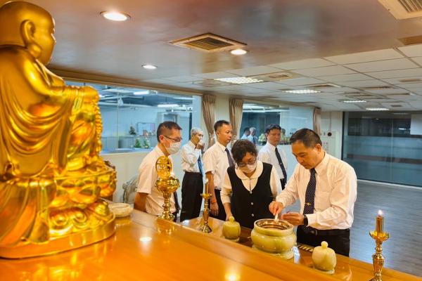 南海古佛成道日獻供